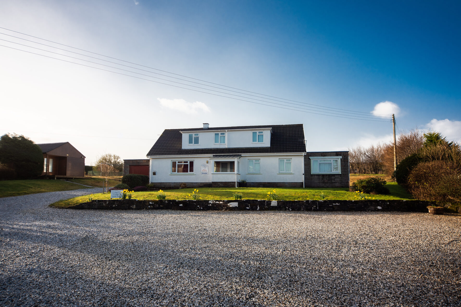 Otter Lodge Skye exterior with gardens