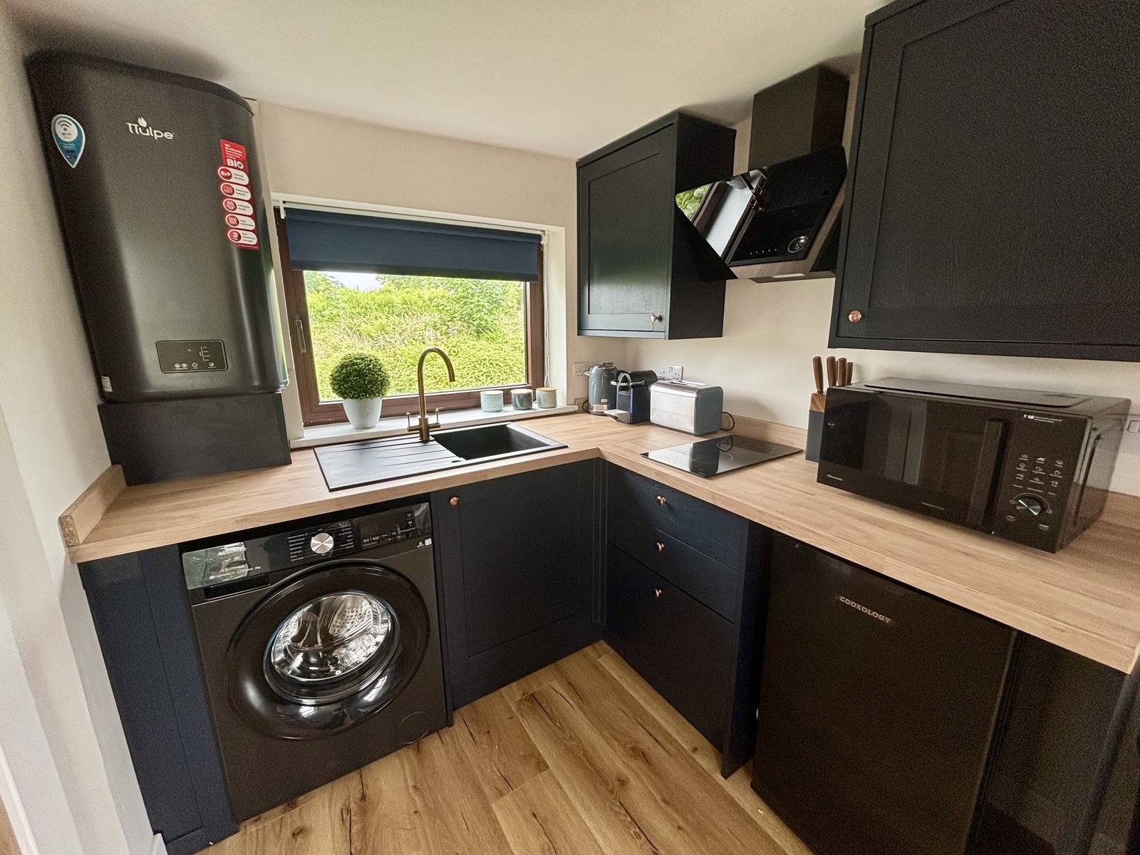 Otter Studio kitchenette