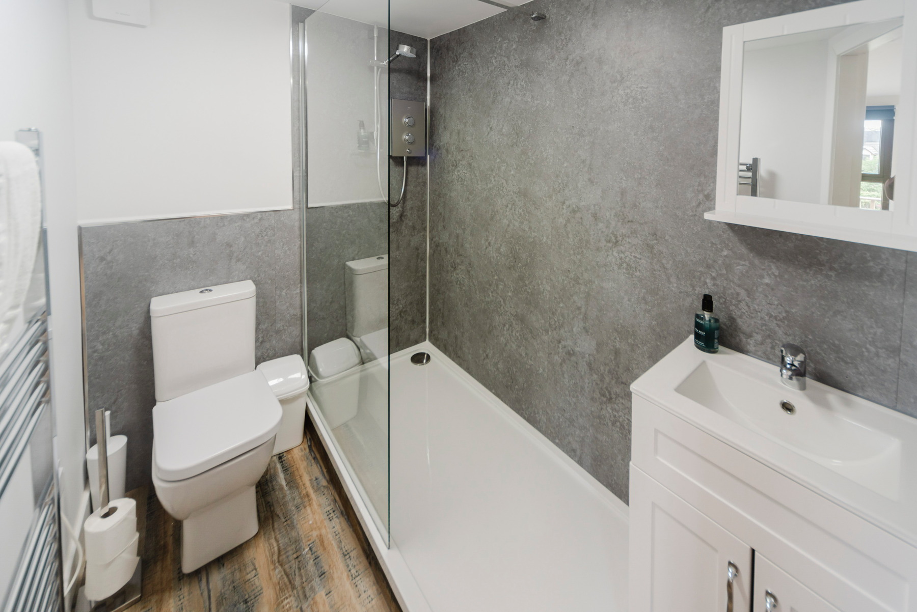 Otter Studio private ensuite shower room