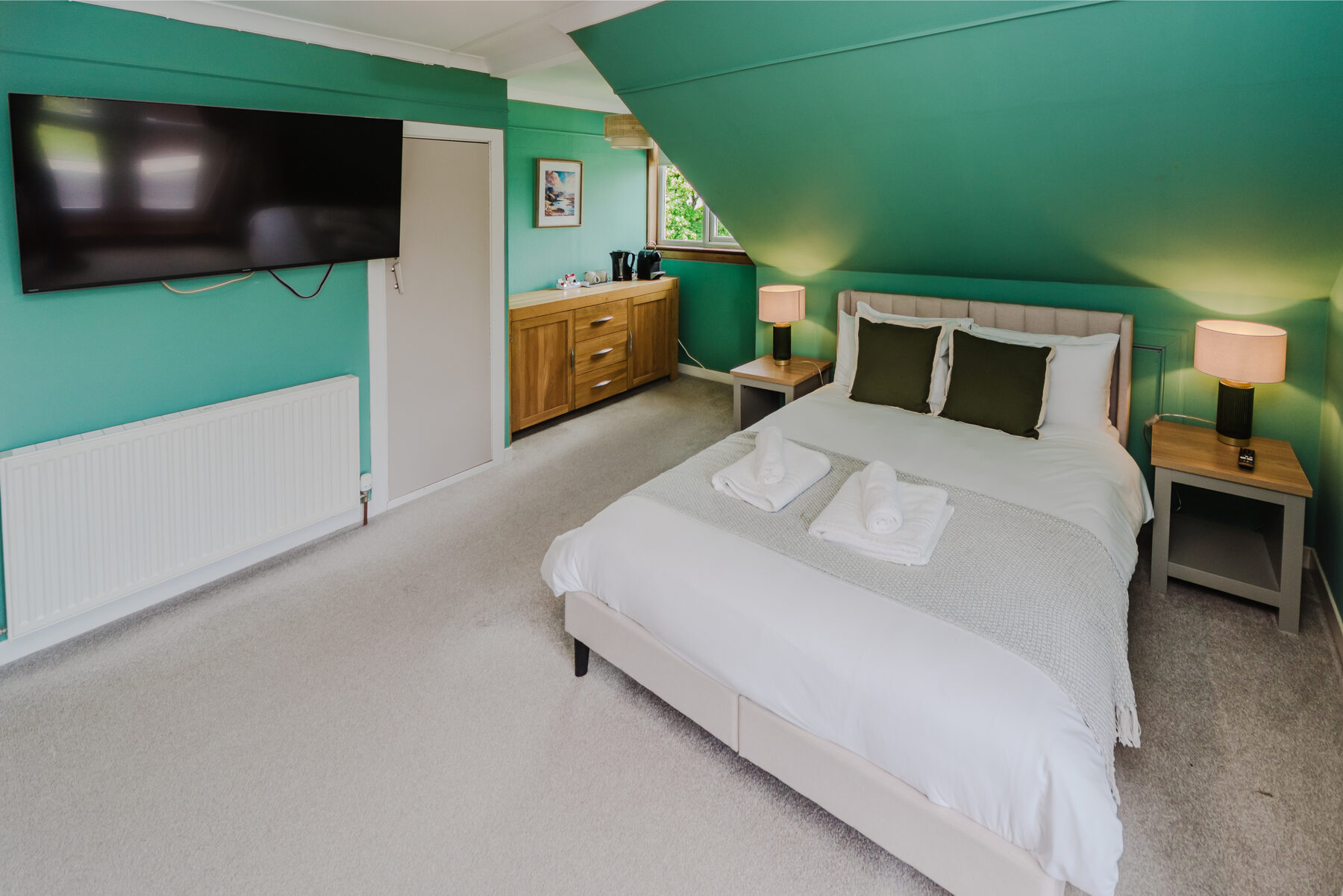 Twin and double suite at Otter Lodge Skye