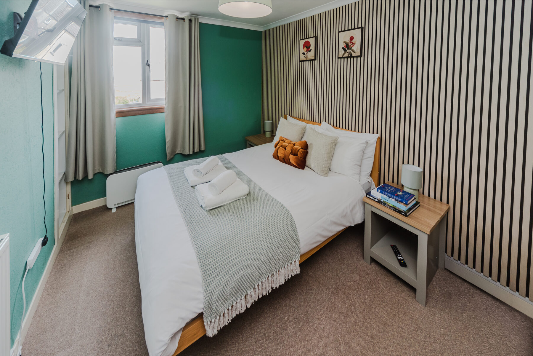Suite bedroom